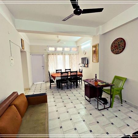 Kanak Laxmi Villa B & B Guwahati Bagian luar foto