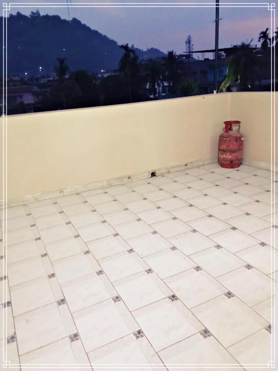 Kanak Laxmi Villa B & B Guwahati Bagian luar foto