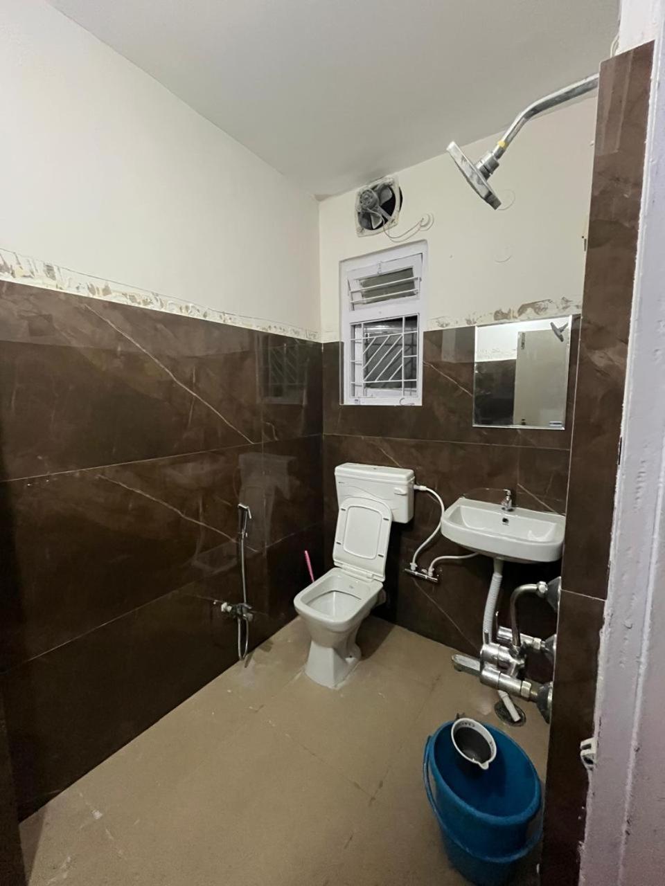 Kanak Laxmi Villa B & B Guwahati Bagian luar foto